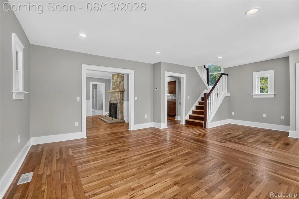 403 Ellen Street E Fenton City, MI 48430