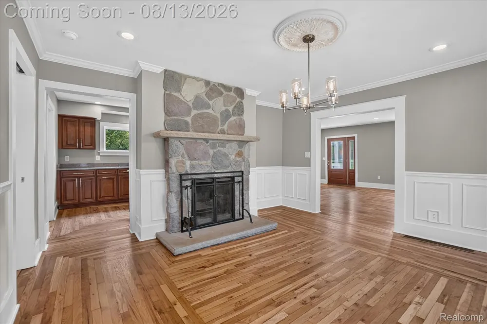 403 Ellen Street E Fenton City, MI 48430