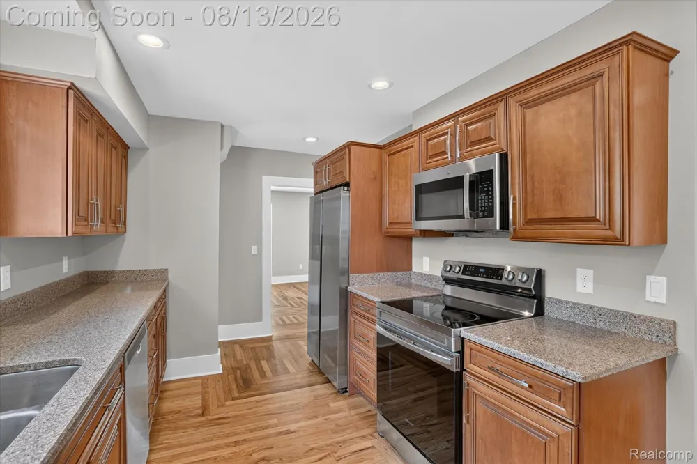 403 Ellen Street E Fenton City, MI 48430