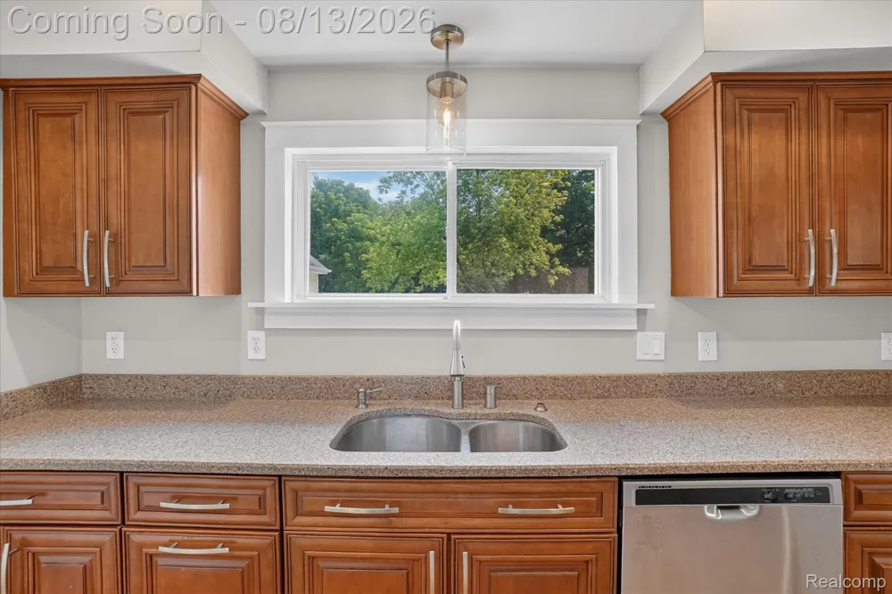 403 Ellen Street E Fenton City, MI 48430