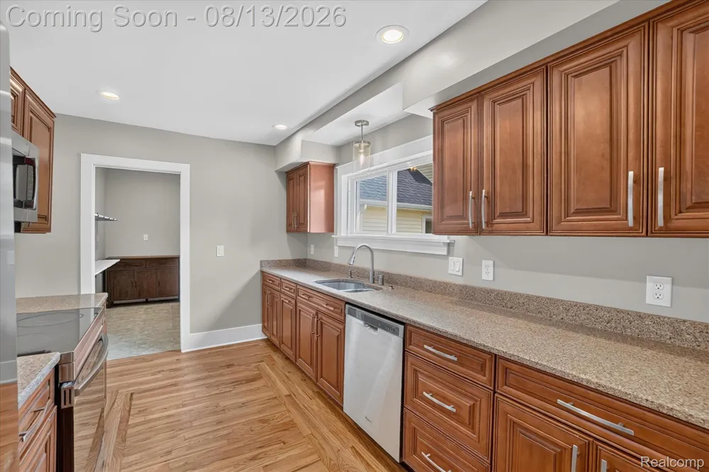 403 Ellen Street E Fenton City, MI 48430