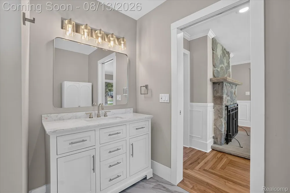 403 Ellen Street E Fenton City, MI 48430