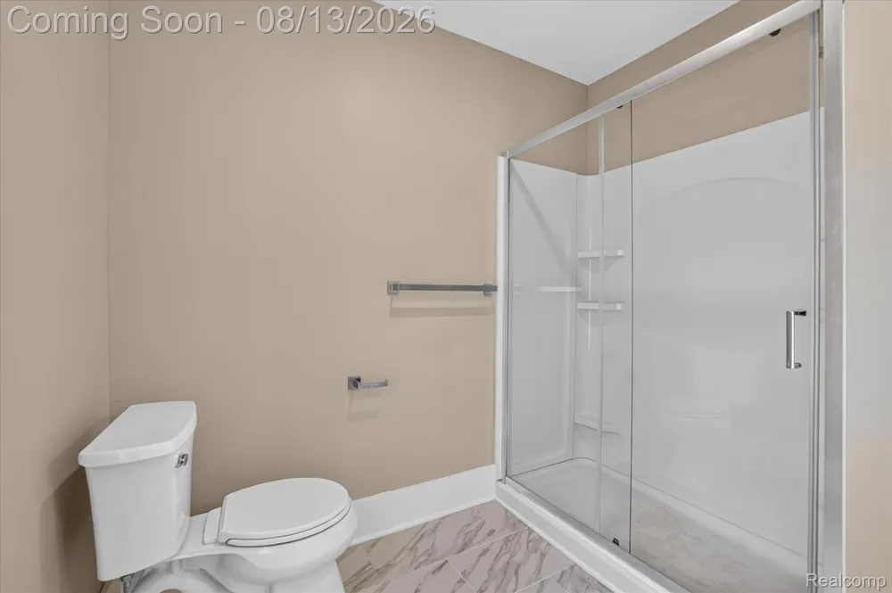 403 Ellen Street E Fenton City, MI 48430