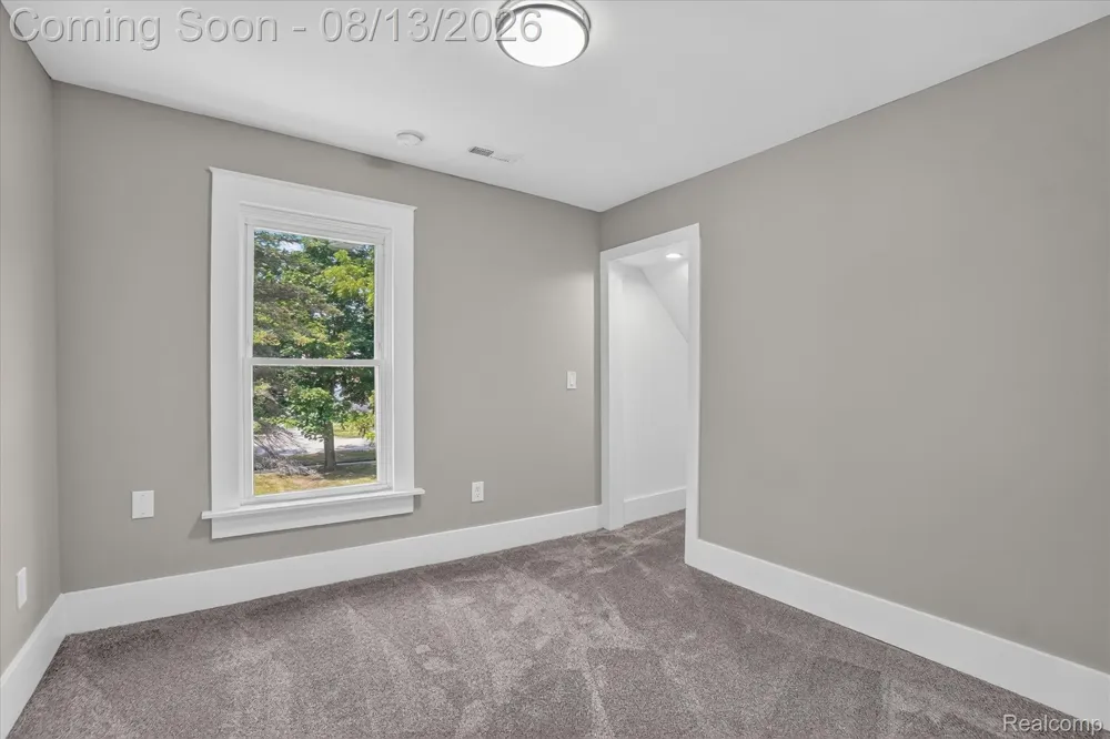 403 Ellen Street E Fenton City, MI 48430