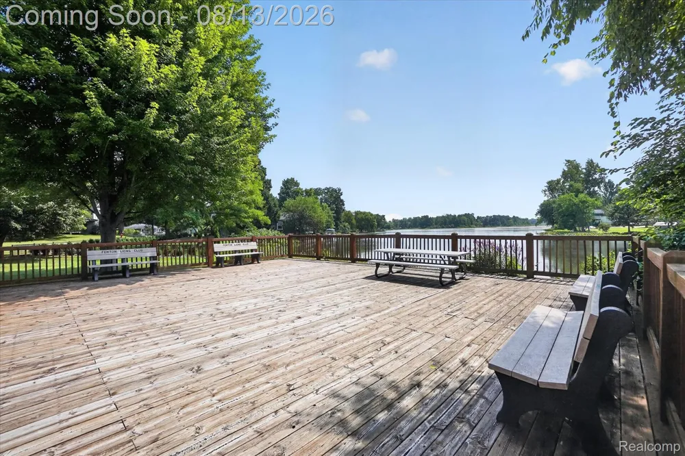 403 Ellen Street E Fenton City, MI 48430