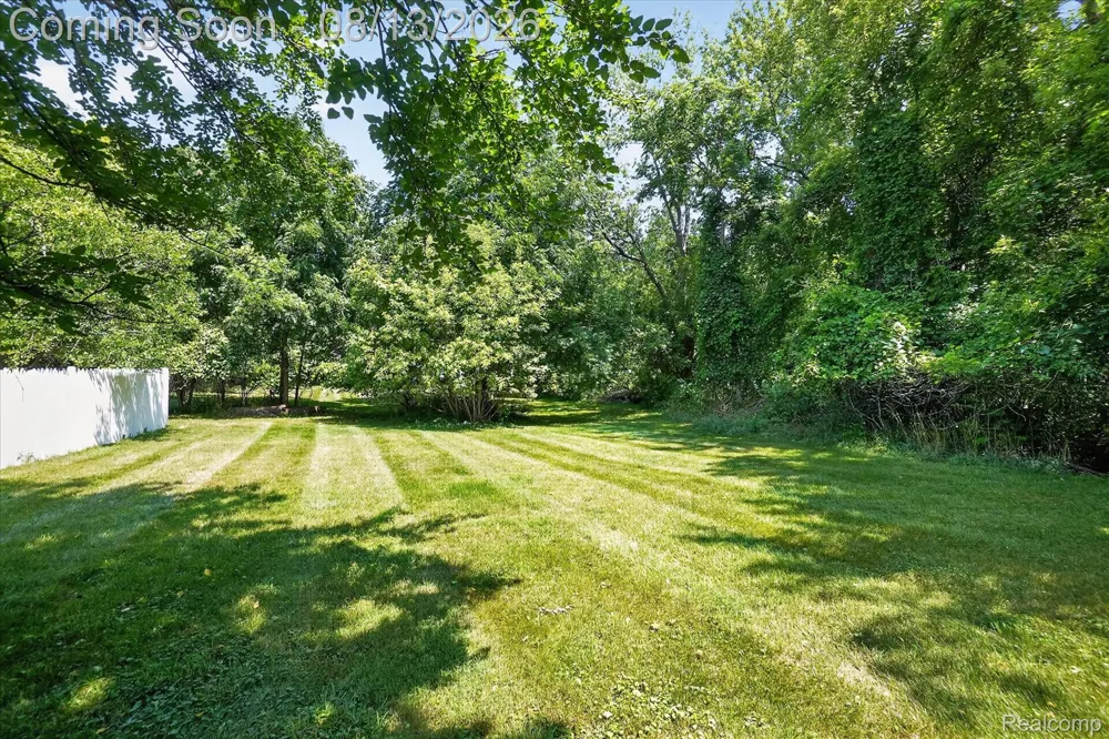 403 Ellen Street E Fenton City, MI 48430
