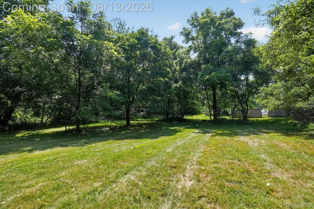 403 Ellen Street E Fenton City, MI 48430
