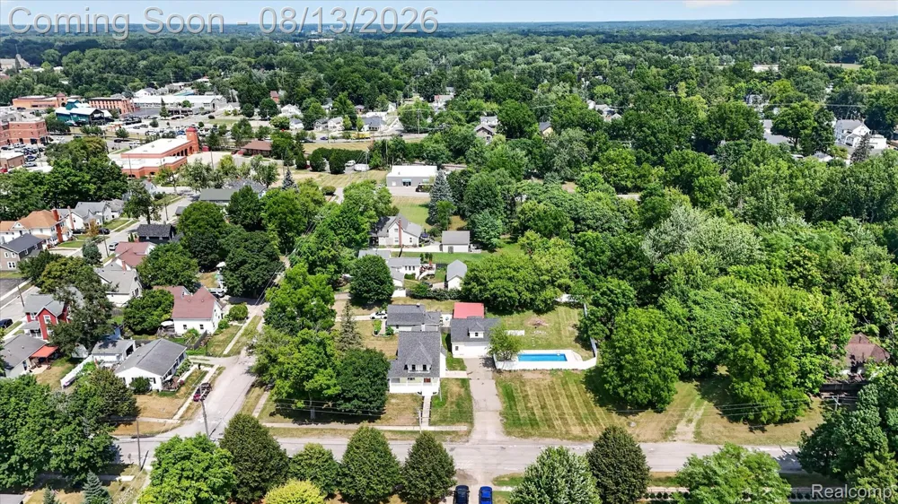 403 Ellen Street E Fenton City, MI 48430