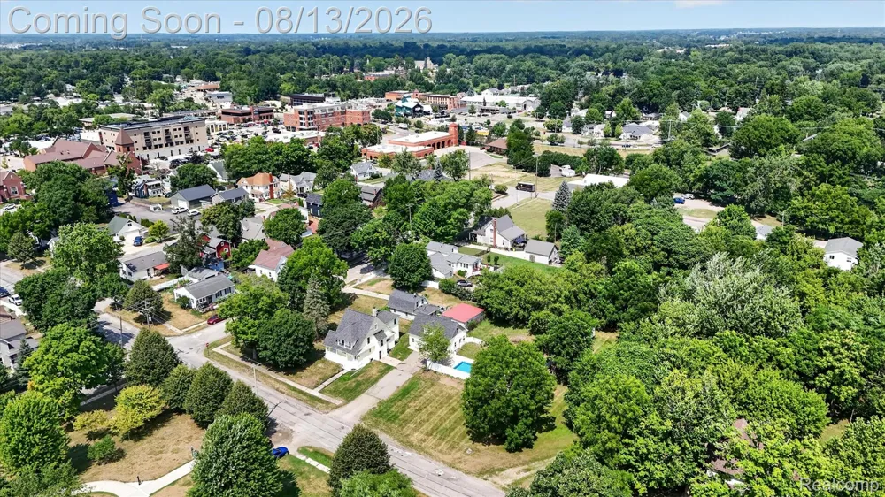 403 Ellen Street E Fenton City, MI 48430