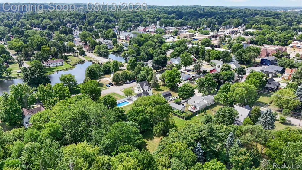403 Ellen Street E Fenton City, MI 48430