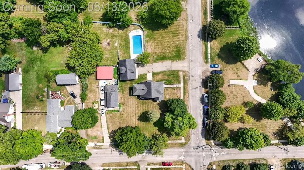 403 Ellen Street E Fenton City, MI 48430