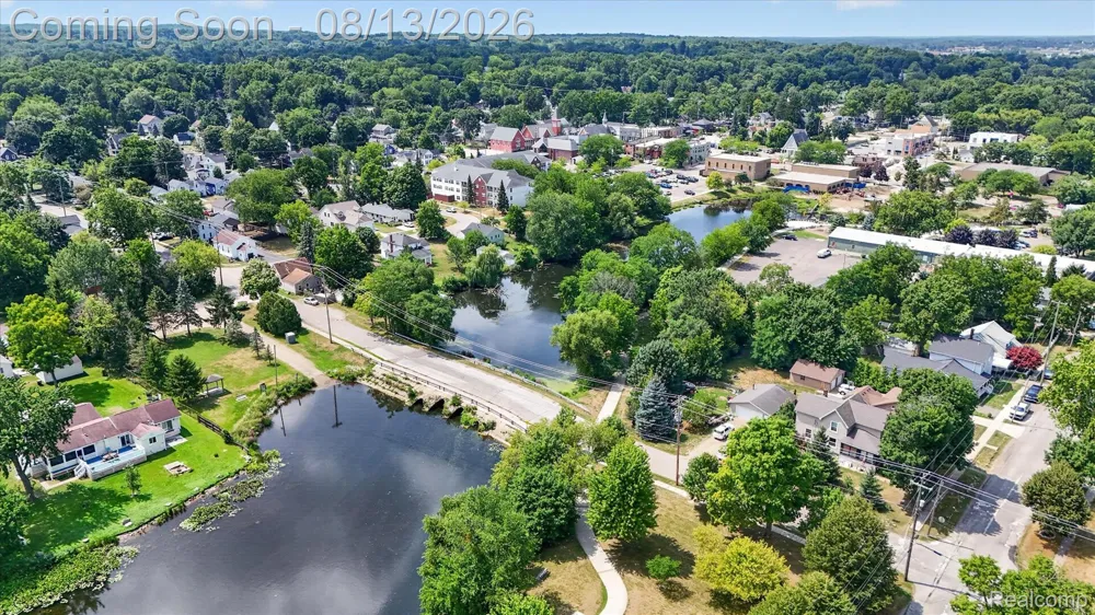 403 Ellen Street E Fenton City, MI 48430