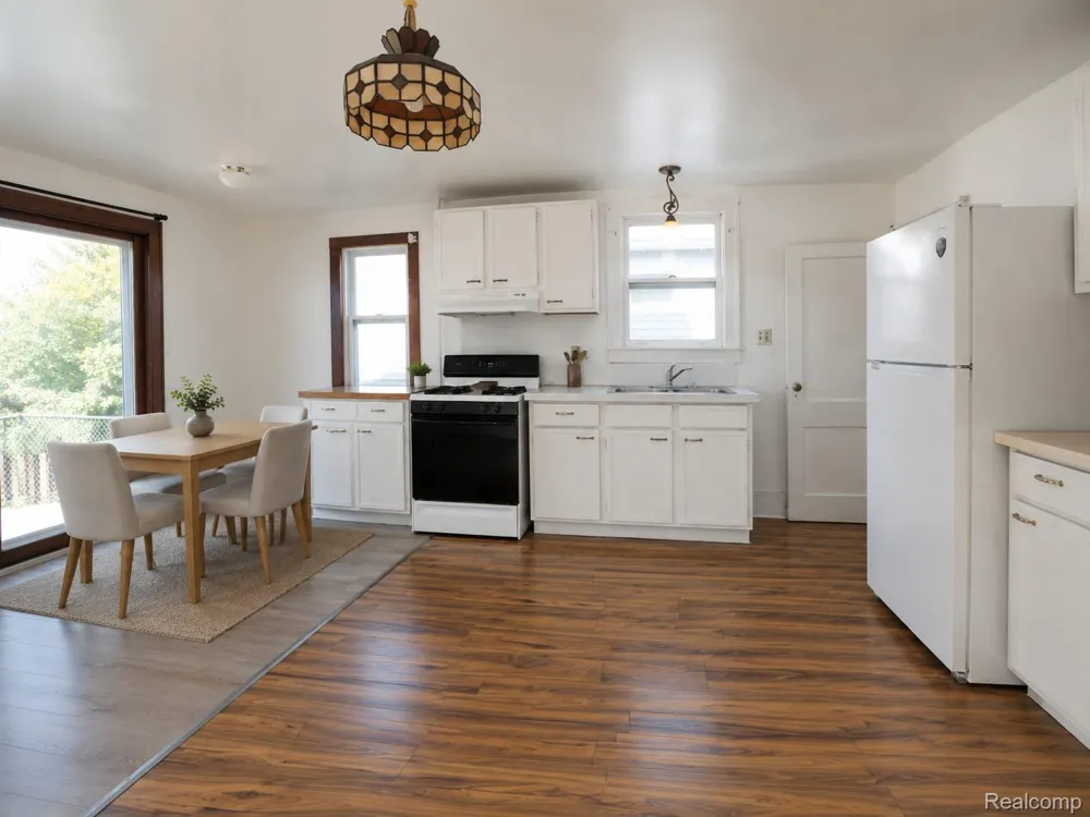 7271 Wiegand Center Line City, MI 48015