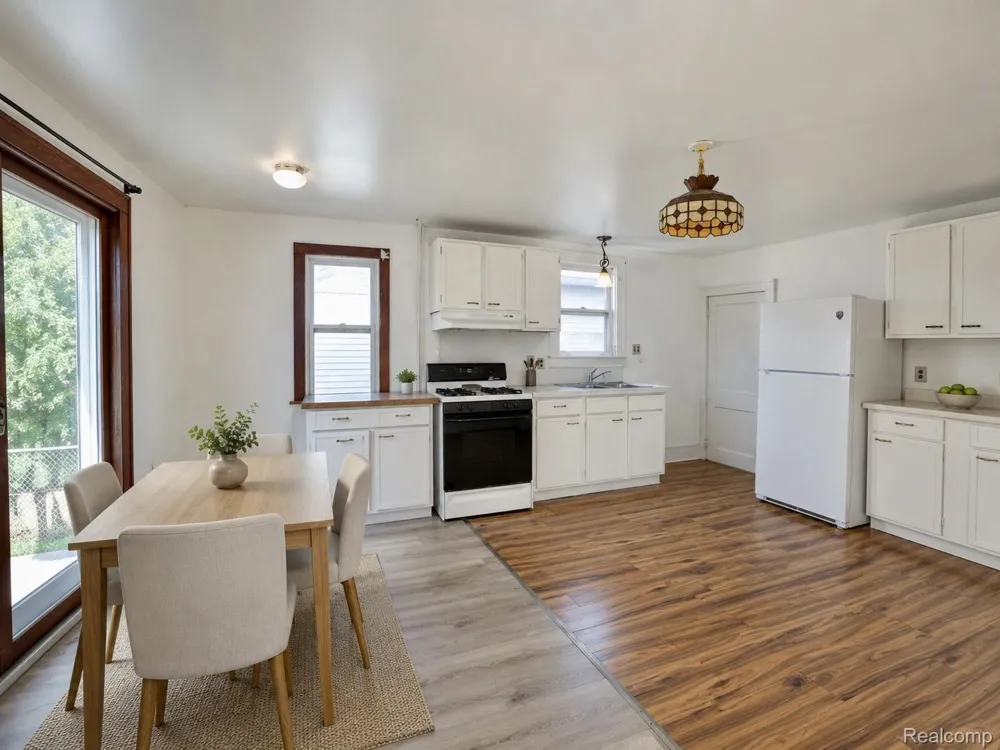 7271 Wiegand Center Line City, MI 48015