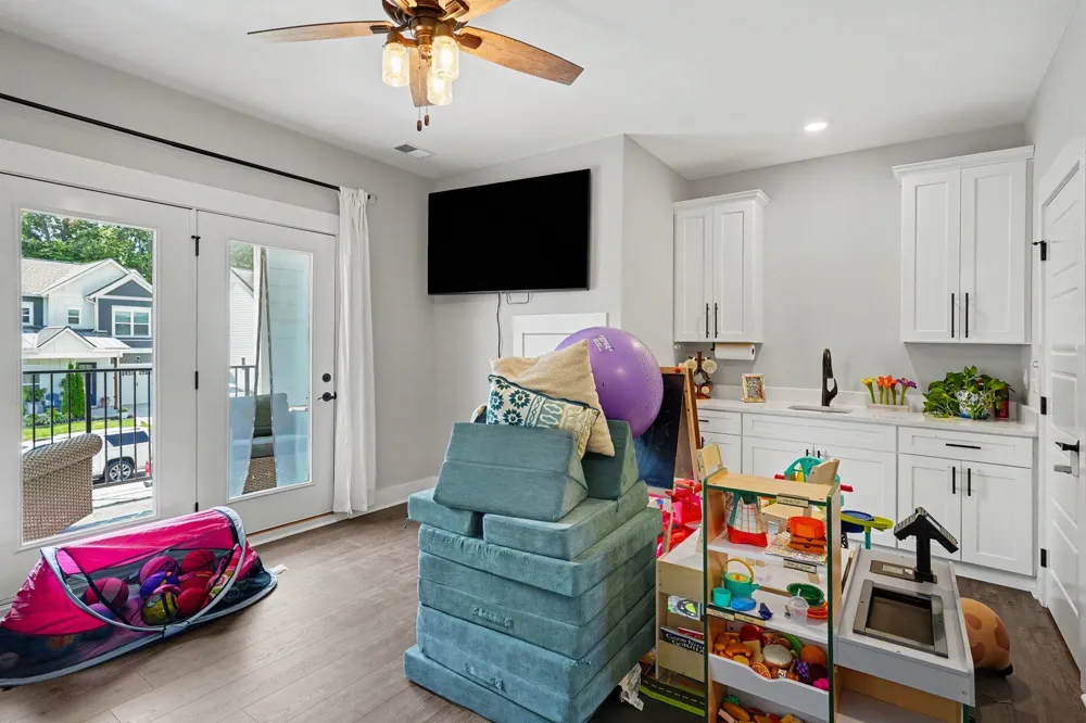 225 Daniel St Pleasant View, TN 37146