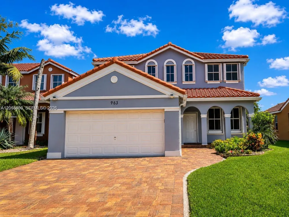 963 Falling Water Rd Weston, FL 33326