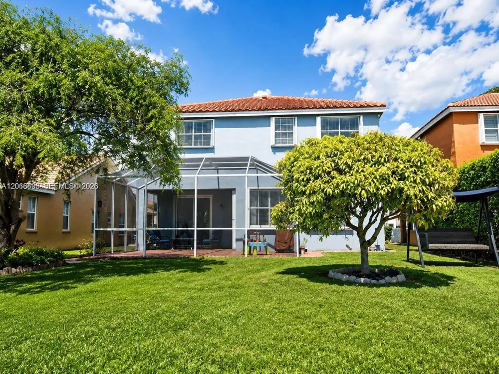 963 Falling Water Rd Weston, FL 33326