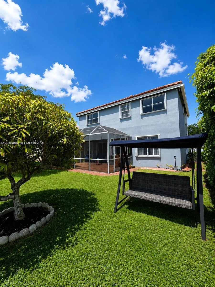 963 Falling Water Rd Weston, FL 33326