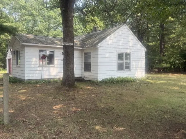 1709 Pine Street Newaygo, MI 49337