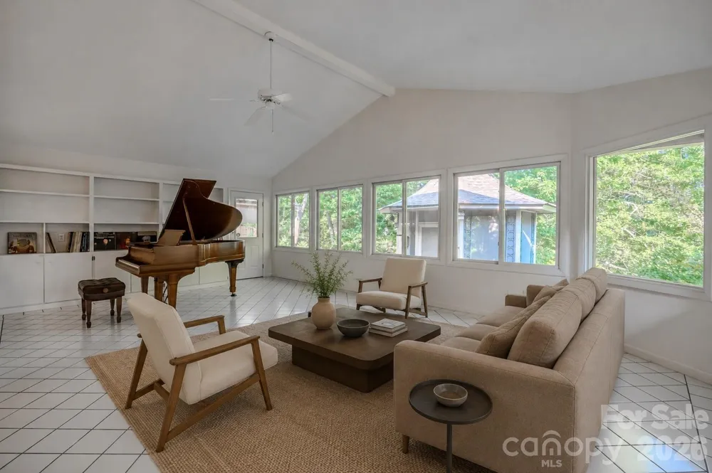 1225 Hogback Mountain Road Tryon, NC 28782