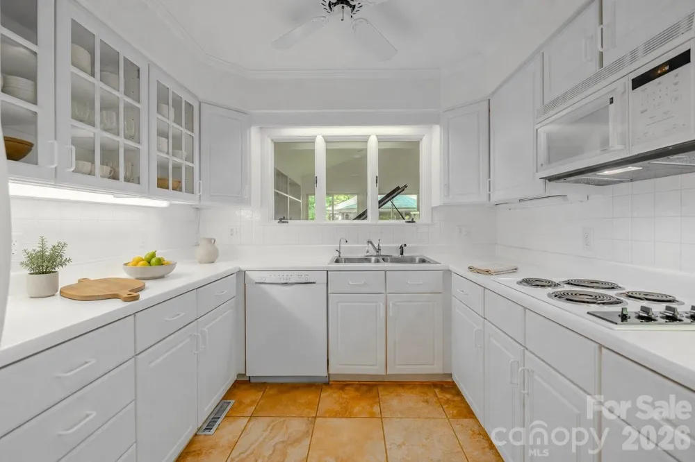 1225 Hogback Mountain Road Tryon, NC 28782