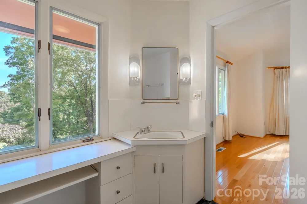 1225 Hogback Mountain Road Tryon, NC 28782