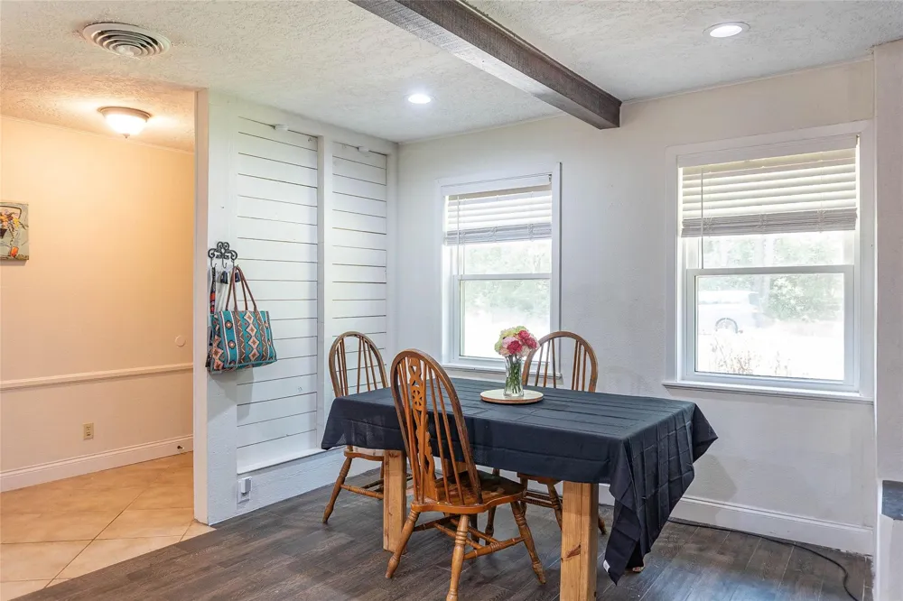 302 Oak Lane Village Mills, TX 77663