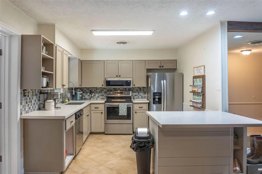 302 Oak Lane Village Mills, TX 77663
