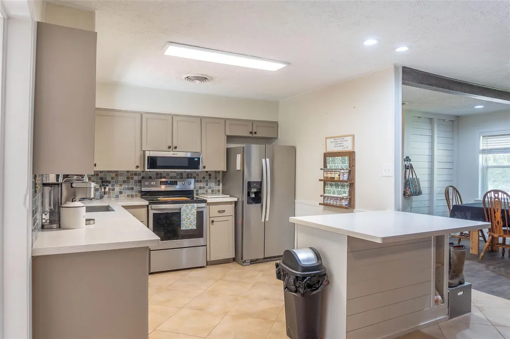 302 Oak Lane Village Mills, TX 77663