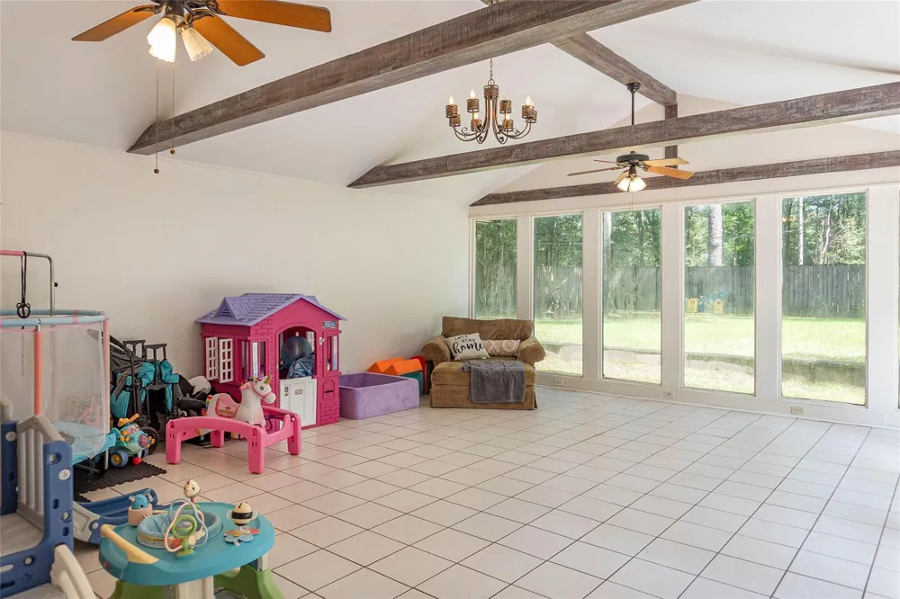 302 Oak Lane Village Mills, TX 77663