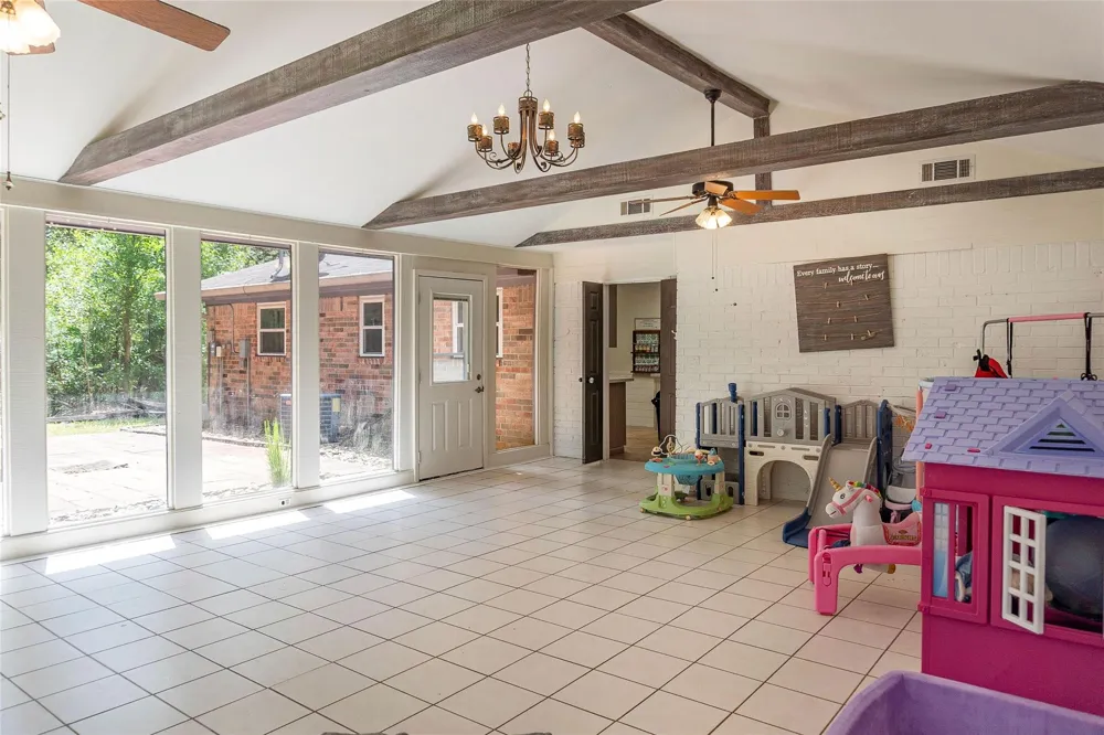 302 Oak Lane Village Mills, TX 77663