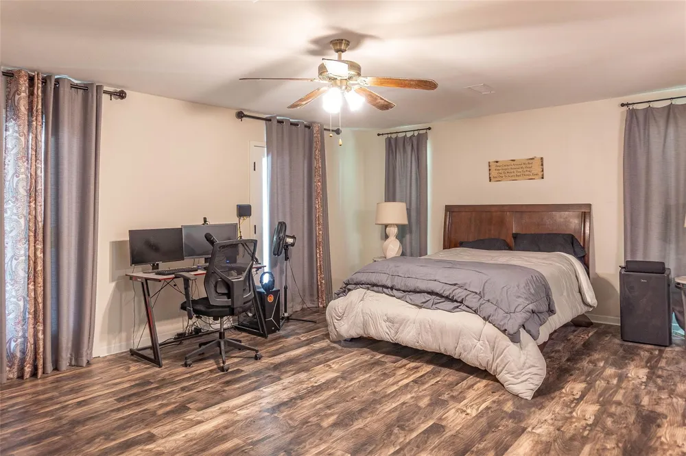 302 Oak Lane Village Mills, TX 77663