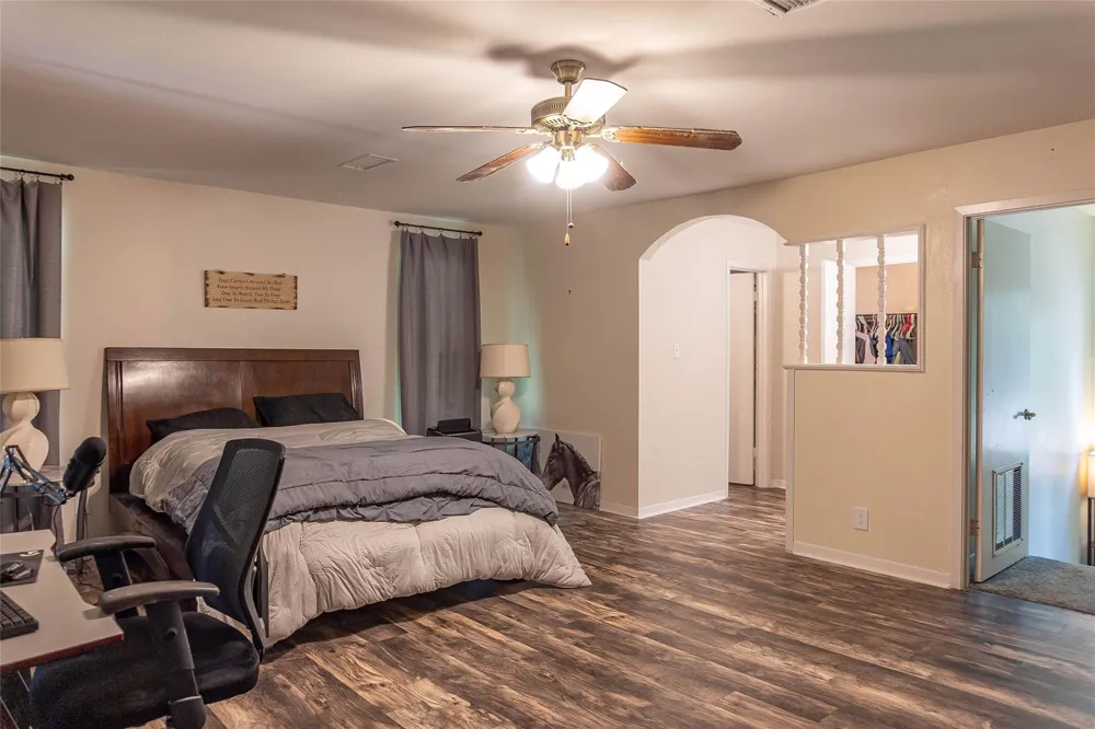 302 Oak Lane Village Mills, TX 77663