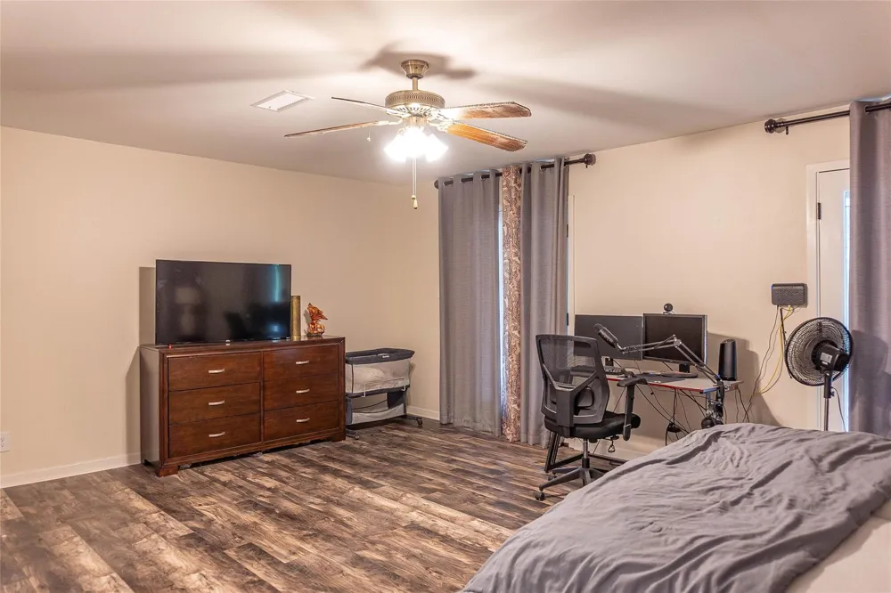 302 Oak Lane Village Mills, TX 77663