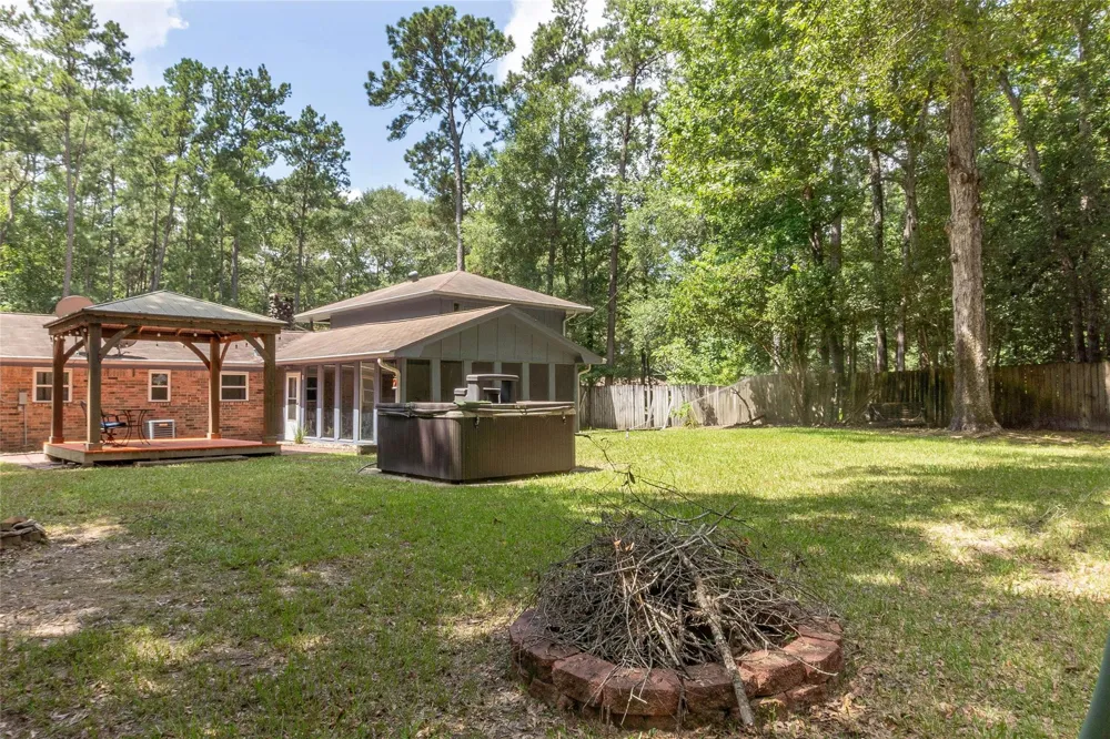 302 Oak Lane Village Mills, TX 77663