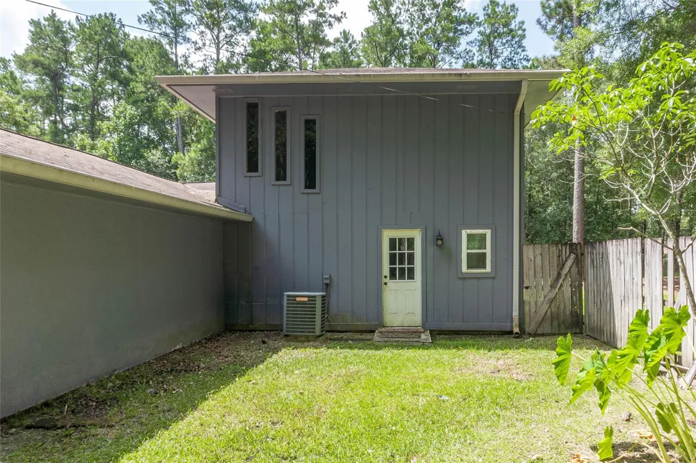 302 Oak Lane Village Mills, TX 77663