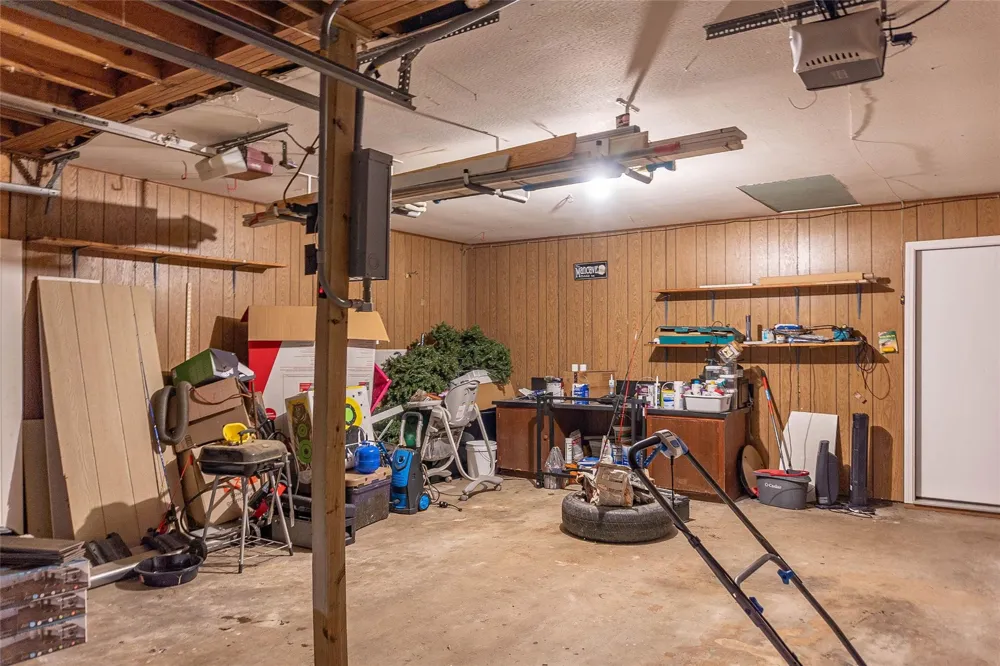 302 Oak Lane Village Mills, TX 77663