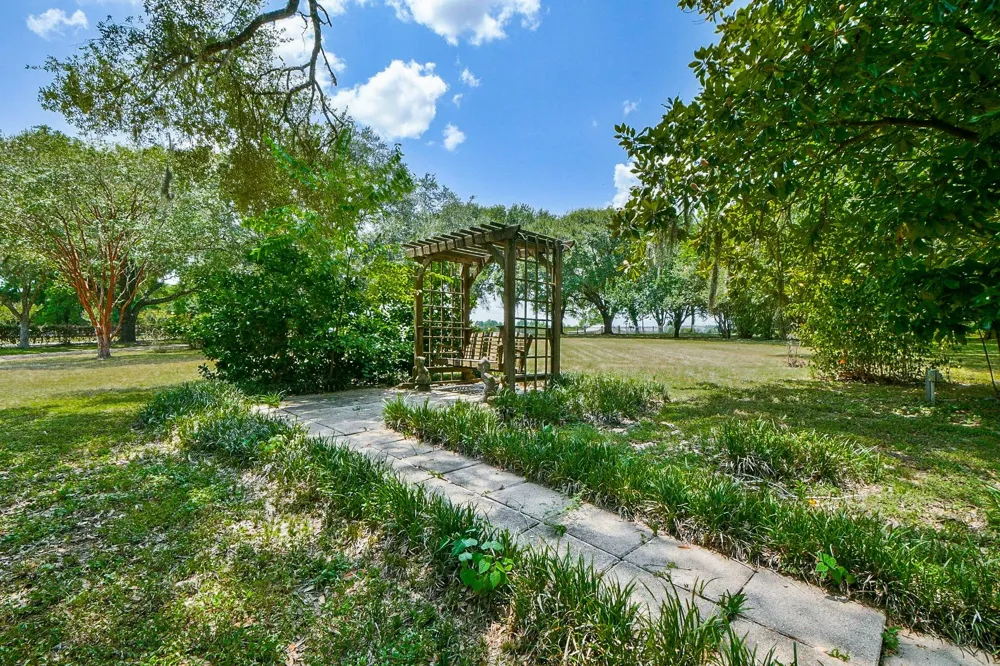 25550 W Fm 1097 Road Montgomery, TX 77356