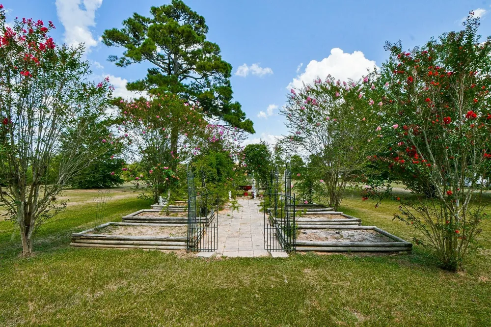 25550 W Fm 1097 Road Montgomery, TX 77356