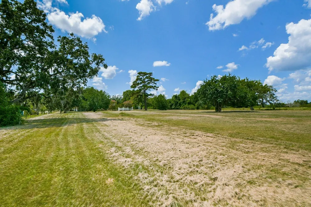 25550 W Fm 1097 Road Montgomery, TX 77356