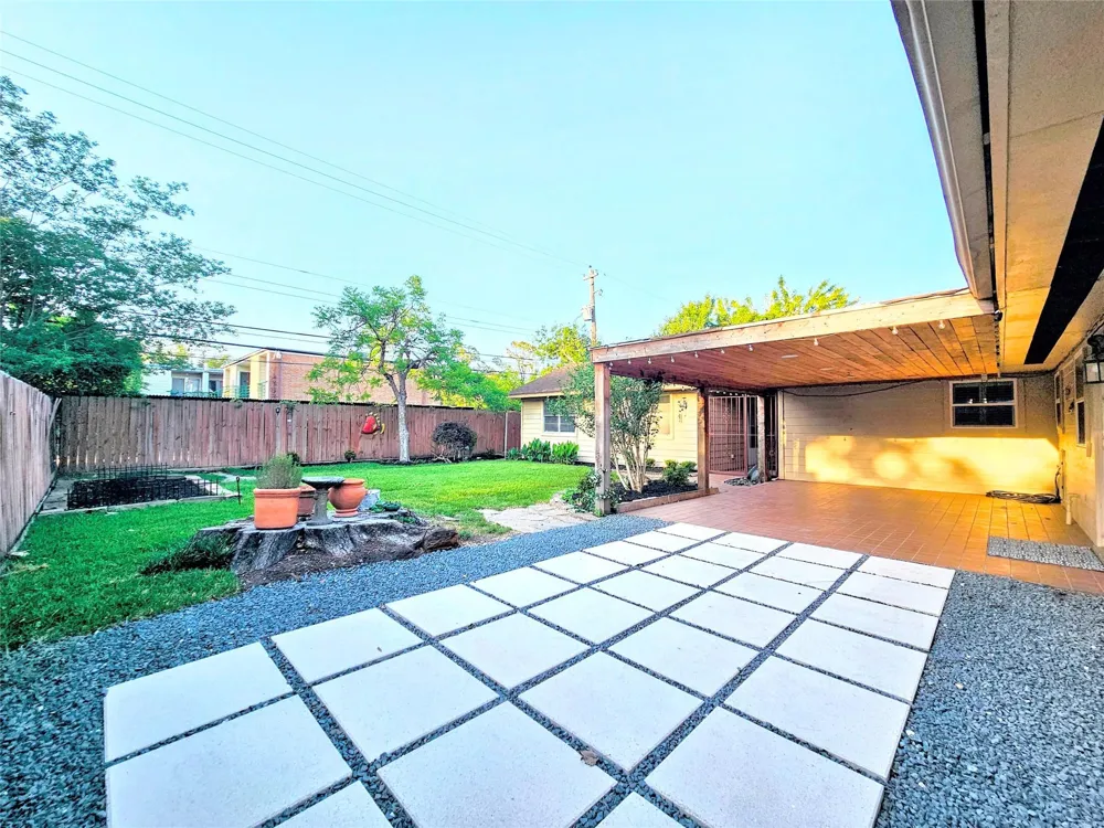 2527 Willowby Drive Houston, TX 77008