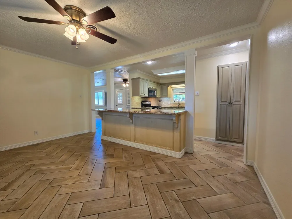 2527 Willowby Drive Houston, TX 77008