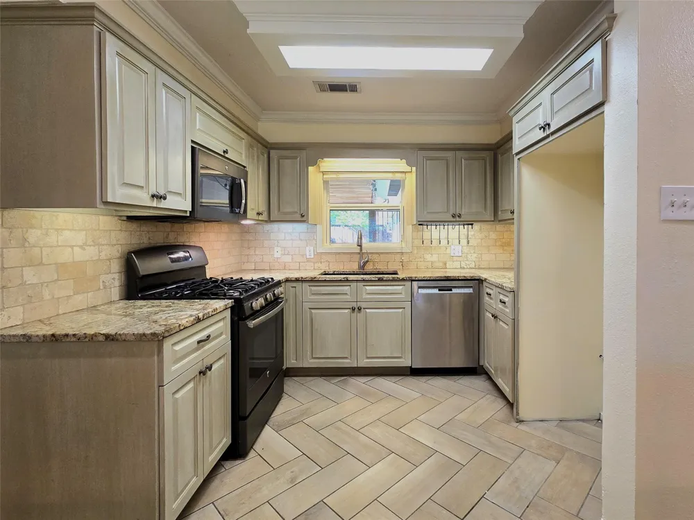 2527 Willowby Drive Houston, TX 77008