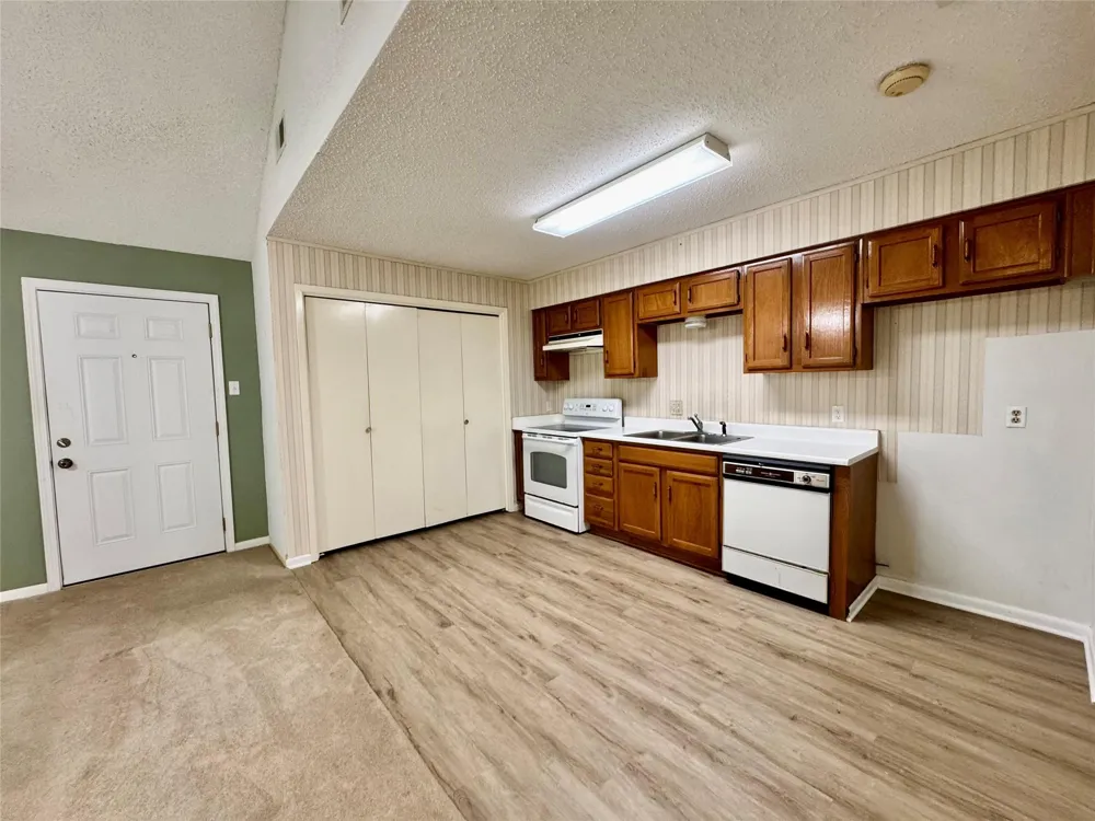 68 Westwood Village Drive #TH68 Trinity, TX 75862