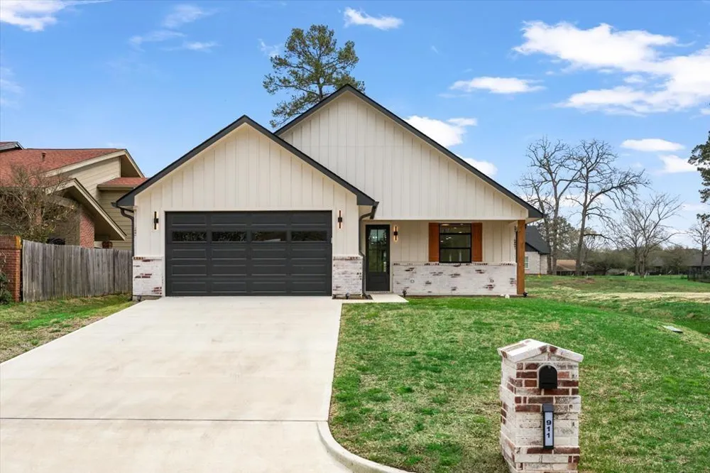 911 Augusta Drive Lufkin, TX 75901
