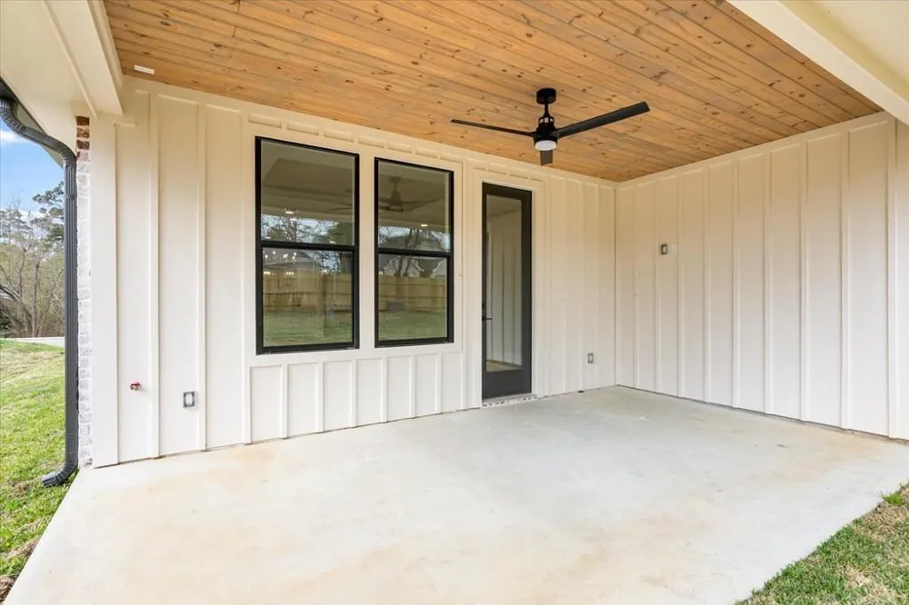 911 Augusta Drive Lufkin, TX 75901