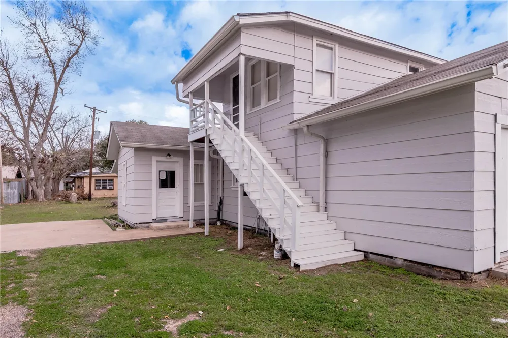 200 W Caroline Street #B Trinity, TX 75862
