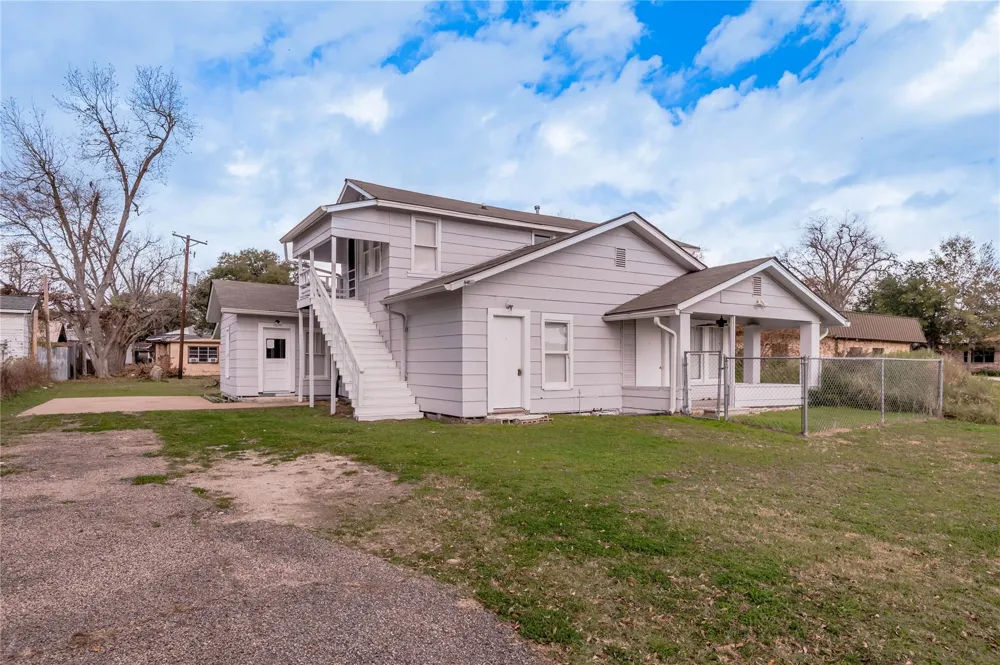 200 W Caroline Street #B Trinity, TX 75862