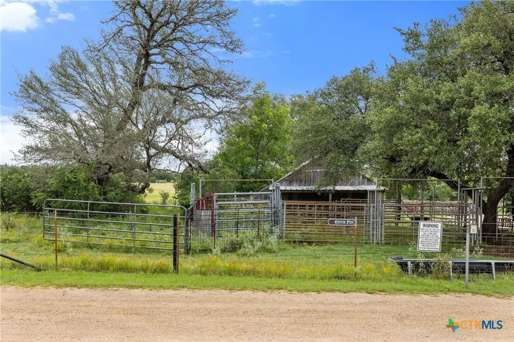1533 Ranch Rd 1323 Johnson City, TX 78636