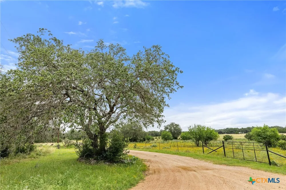1533 Ranch Rd 1323 Johnson City, TX 78636